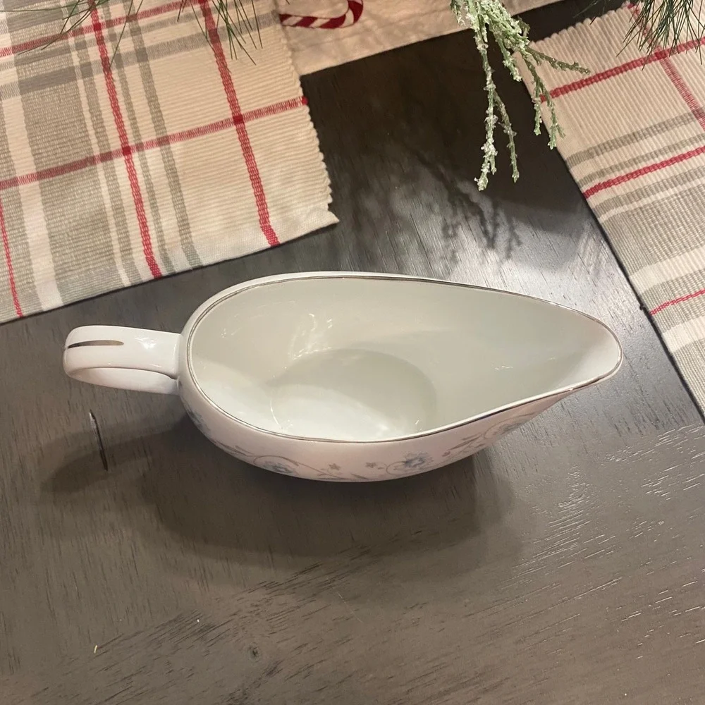 English Garden‎ Fine China Gravy Boat 1221 Japan Floral Design Silver Rim